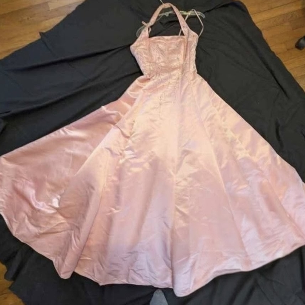 Elegant Pink Satin Evening Gown